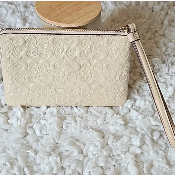 Coach Cream Wristlet Clutch - Picture 2 of 8